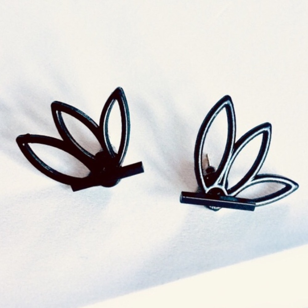 💌 2 Layer Lotus Earrings/ Cuff